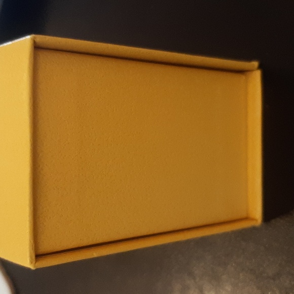 Fendi gift box - Picture 6 of 7